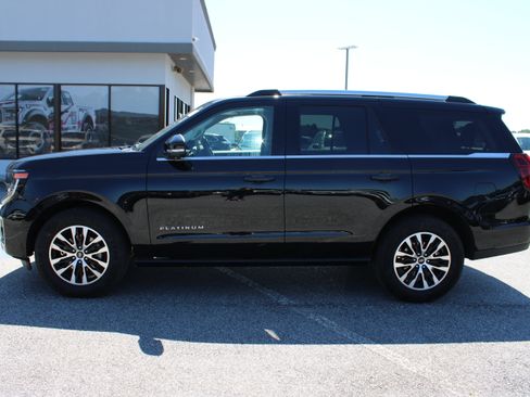 Used 2025 Ford Expedition Platinum AWD/4WD image 1
