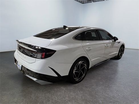 Used 2024 Hyundai Sonata SEL w/ Convenience Package image 5