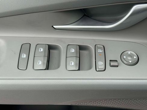 New 2026 Hyundai Elantra Sport FWD image 15