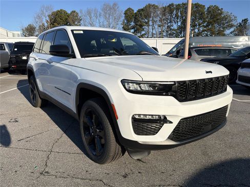 New 2025 Jeep Grand Cherokee Limited w/ Black Appearance Package AWD/4WD image 3