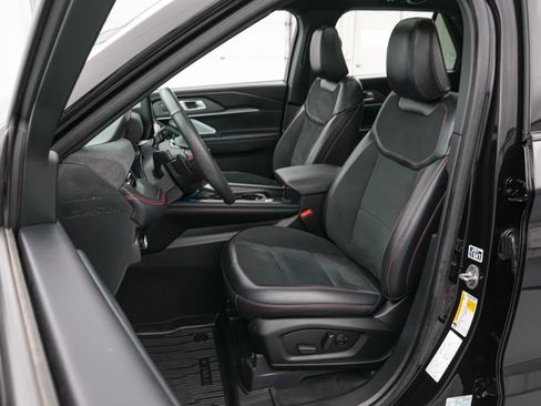 Certified 2025 Ford Explorer ST AWD/4WD image 13