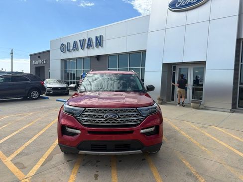 Used 2023 Ford Explorer Limited w/ Equipment Group 301A AWD/4WD image 2