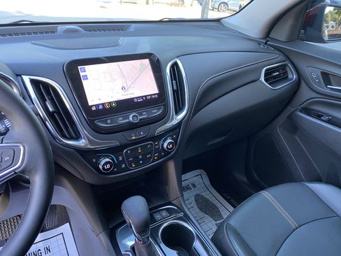 Used 2023 Chevrolet Equinox Premier FWD image 24