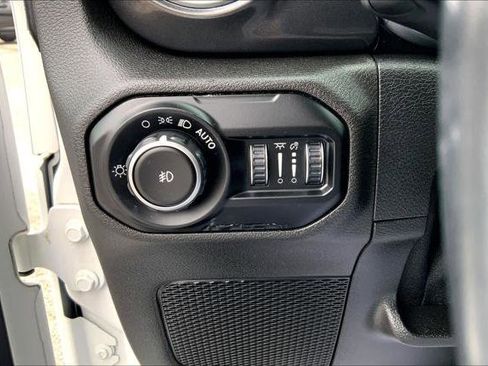 Certified 2021 Jeep Wrangler Unlimited Sahara image 28