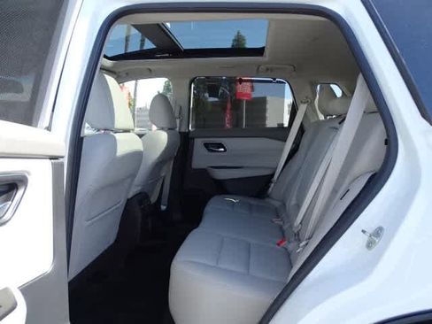 Used 2021 Nissan Rogue SL image 22