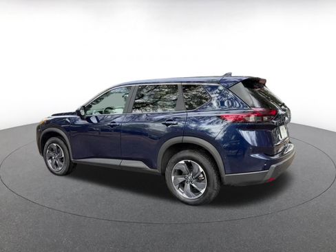 Used 2025 Nissan Rogue SV image 10