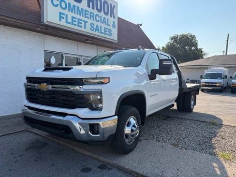 Used 2024 Chevrolet Silverado 3500 LT w/ Convenience Package AWD/4WD image 1