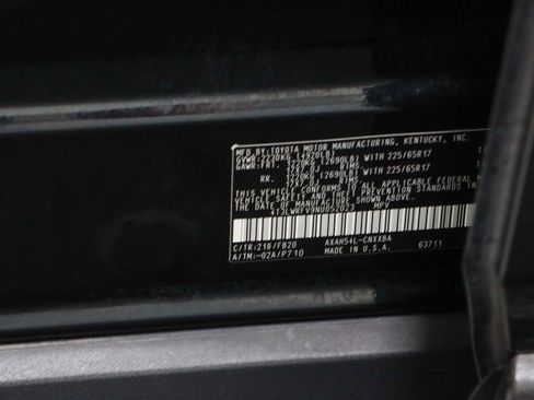 Used 2022 Toyota RAV4 LE AWD/4WD image 31