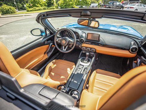 Used 2017 FIAT 124 Spider Lusso RWD image 47