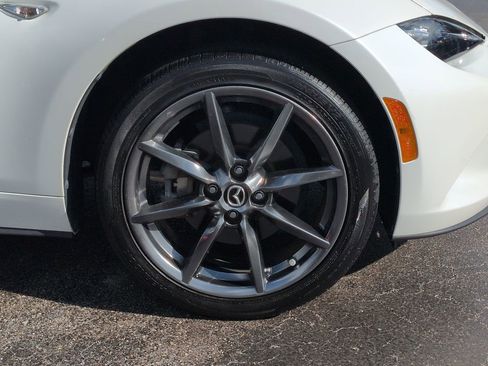 Used 2019 MAZDA MX-5 Miata RF Grand Touring RWD image 11