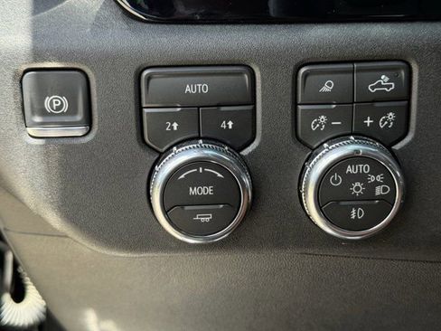 Used 2026 GMC Sierra 1500 SLT AWD/4WD image 25