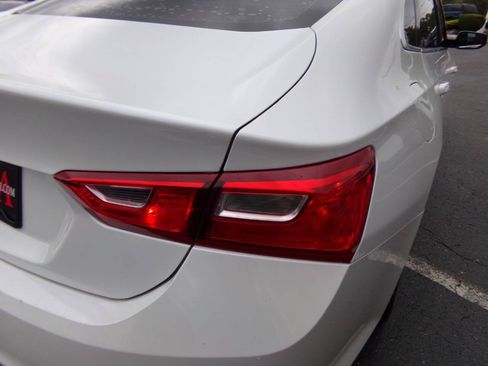 Used 2018 Chevrolet Malibu LT w/ Redline Edition FWD image 20