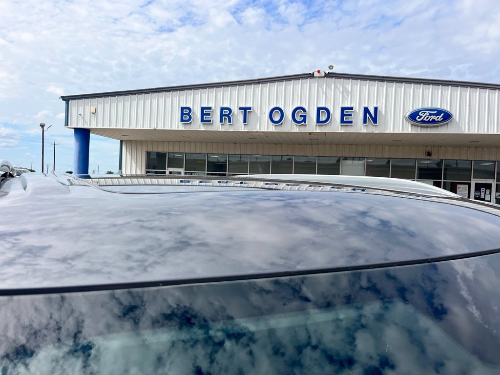 Used 2023 Ford Explorer Limited w/ Limited Technology Package RWD image 7