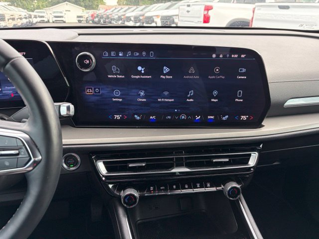 Used 2024 Chevrolet Traverse LS FWD image 23