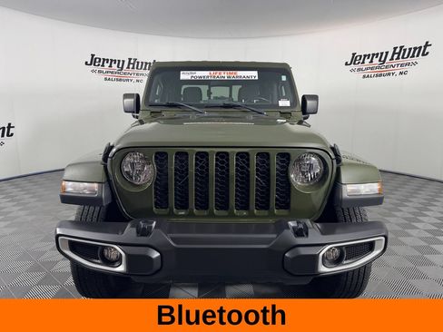 Used 2022 Jeep Gladiator Sport AWD/4WD image 4