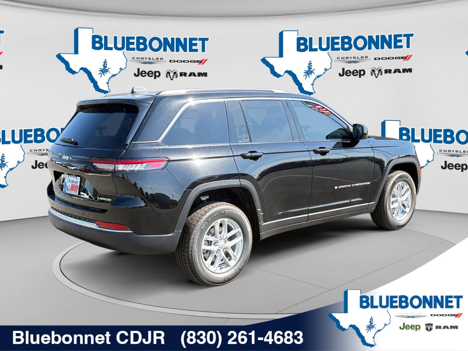 New 2026 Jeep Grand Cherokee Laredo RWD image 5