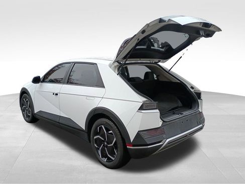 Used 2023 Hyundai Ioniq 5 SE image 8