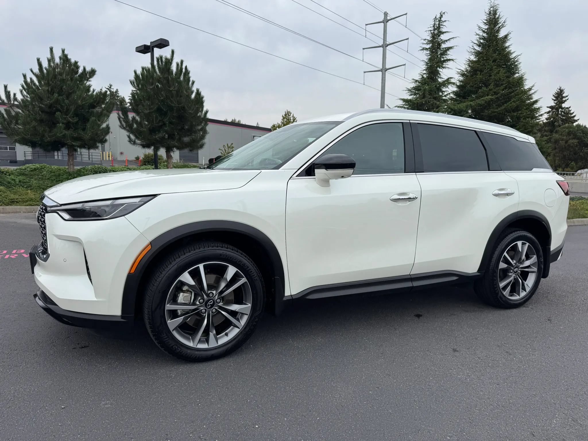 Used 2023 INFINITI QX60 Luxe w/ Vision Package AWD/4WD image 5