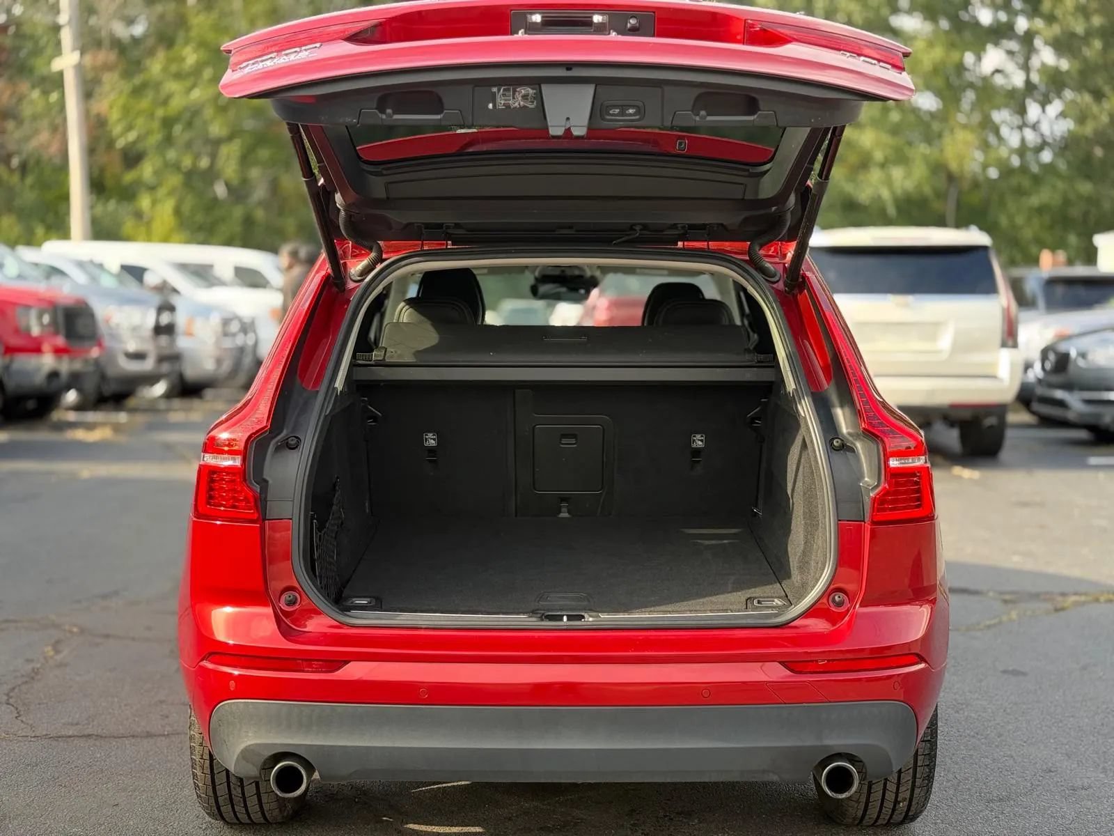 Used 2020 Volvo XC60 T6 Momentum AWD/4WD image 9