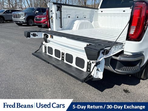 Used 2025 GMC Sierra 1500 SLT AWD/4WD image 36
