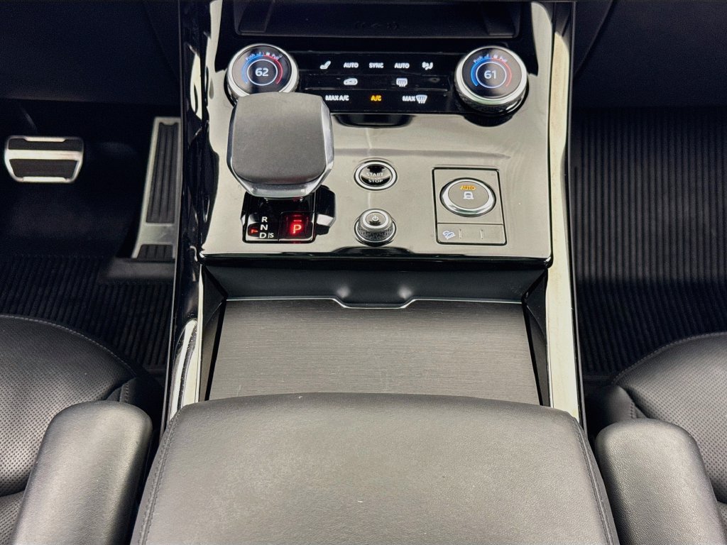Used 2023 Land Rover Range Rover Sport SE AWD/4WD image 12