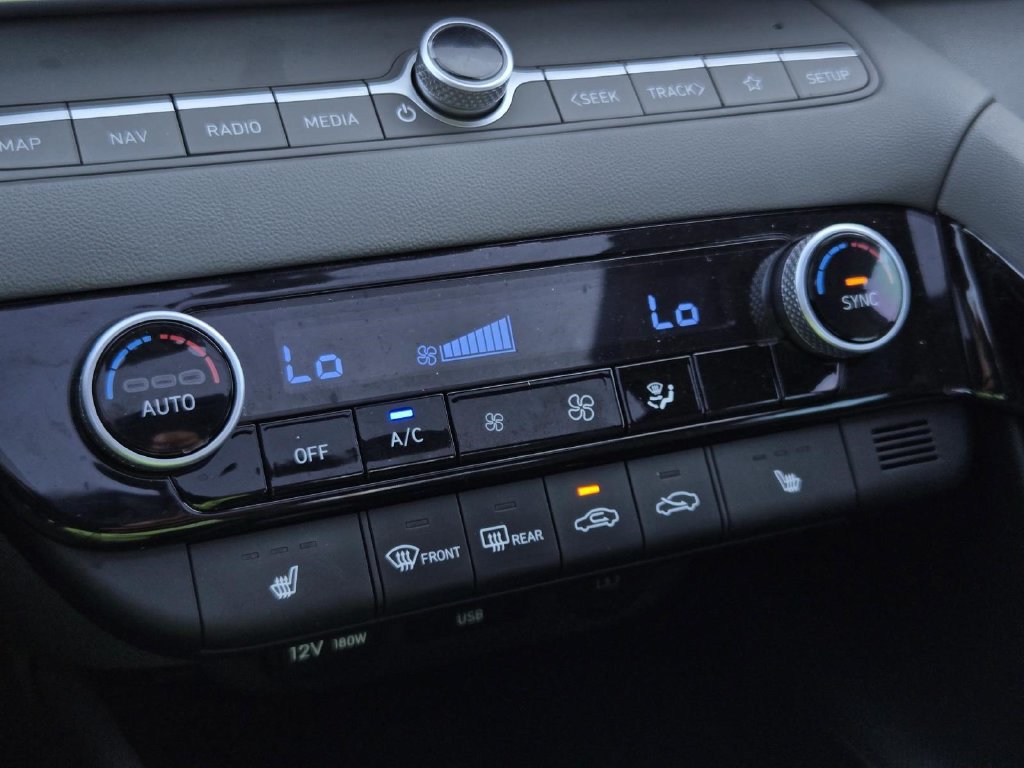 Used 2024 Hyundai Elantra SEL w/ Convenience Package FWD image 21