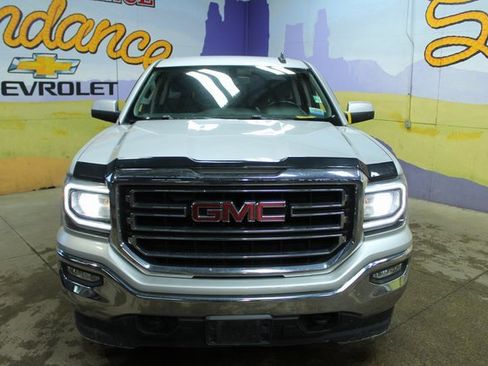 Used 2017 GMC Sierra 1500 SLE image 3