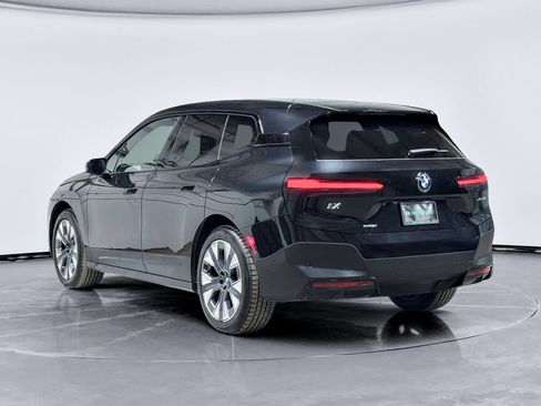 Used 2023 BMW iX xDrive50 AWD/4WD image 2