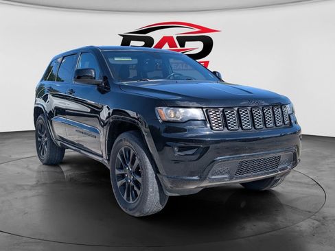 Used 2018 Jeep Grand Cherokee Altitude AWD/4WD image 1