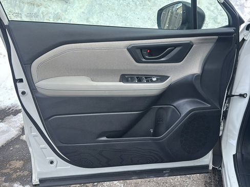 Used 2025 Subaru Forester Premium image 15