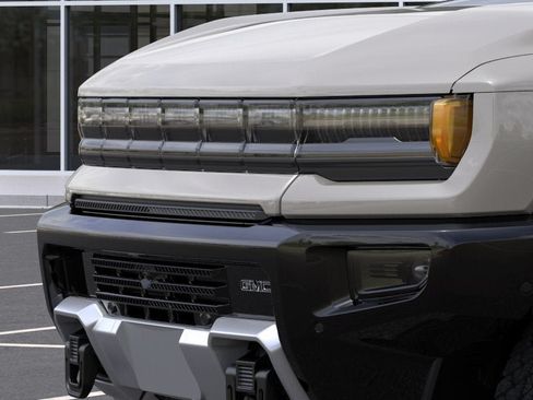 New 2026 GMC Hummer EV SUV w/ LPO, Dark Essentials Package AWD/4WD image 37