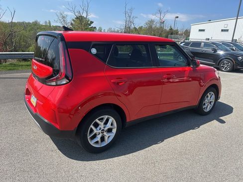 Certified 2023 Kia Soul LX w/ LX Technology Package FWD image 9