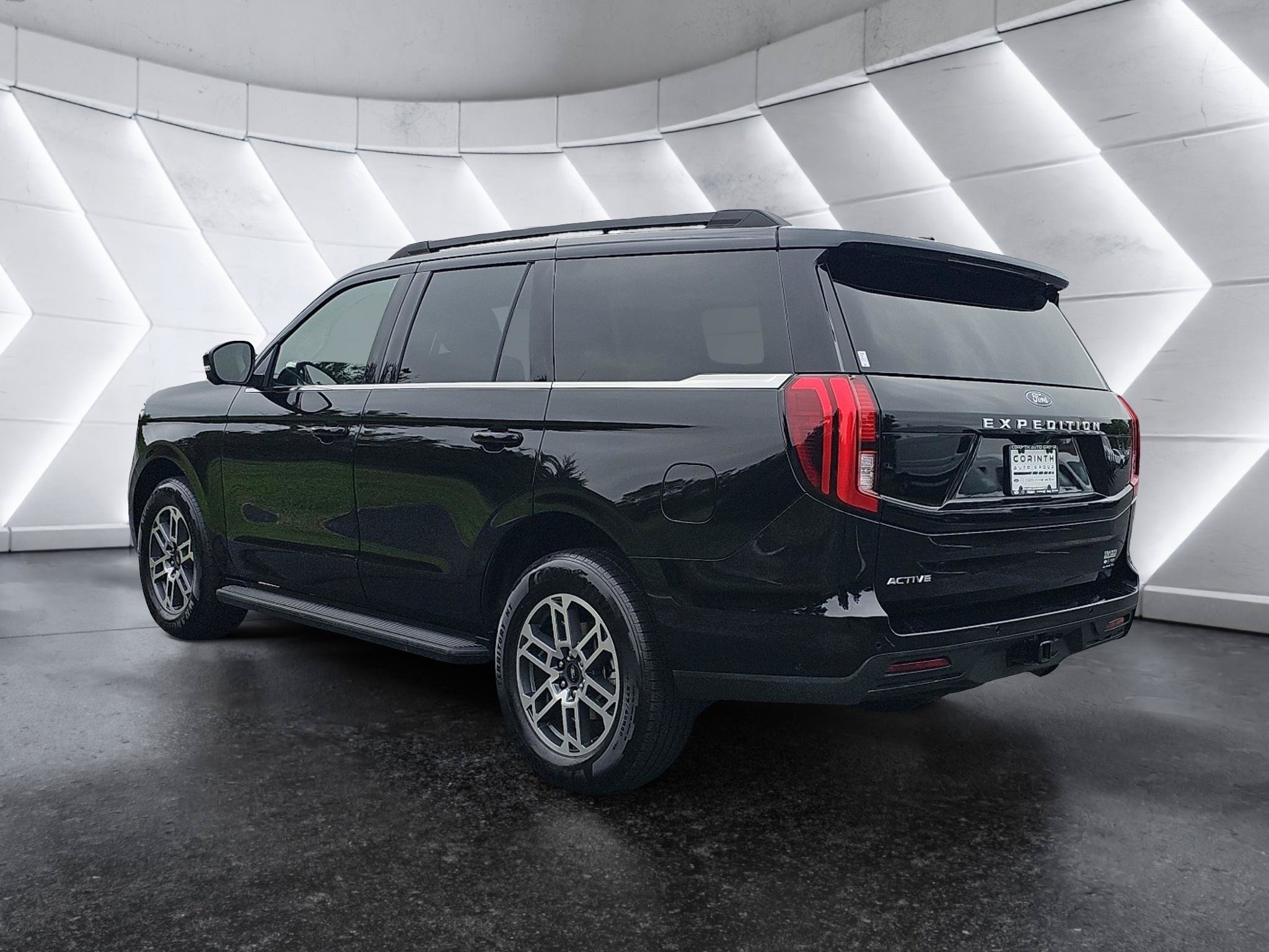 Certified 2025 Ford Expedition Active RWD image 5