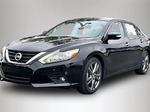 Used 2018 Nissan Altima 3.5 SL image 2