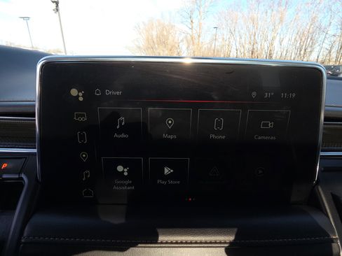 Used 2023 GMC Yukon XL AT4 image 21