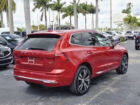 Used 2022 Volvo XC60 B5 Inscription FWD image 3