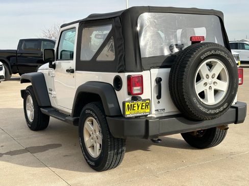 Used 2018 Jeep Wrangler Sport AWD/4WD image 6