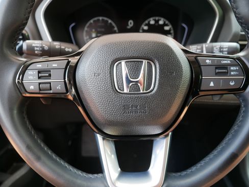 Used 2023 Honda Pilot Touring image 25