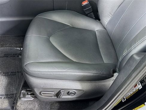 Used 2024 Toyota Grand Highlander Platinum image 18