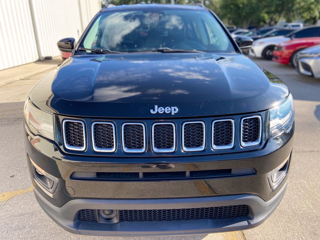Used 2018 Jeep Compass Latitude w/ Popular Equipment Group AWD/4WD image 9
