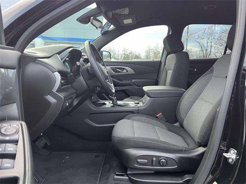 Certified 2023 Chevrolet Traverse LT image 11