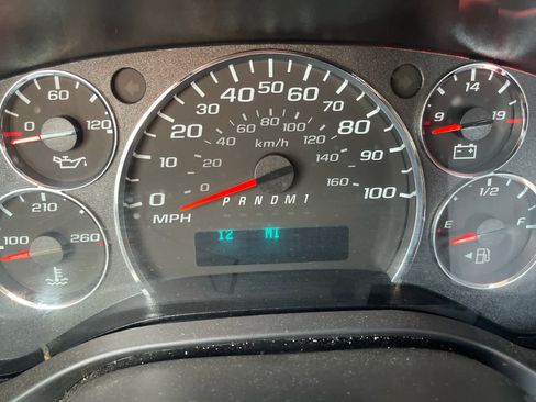 Used 2024 Chevrolet Express 2500 w/ Driver Convenience Package image 11