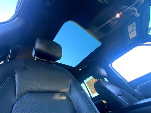 Certified 2023 Land Rover Defender 130 X-Dynamic SE image 13