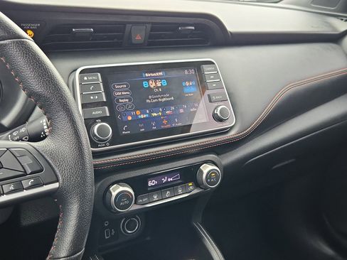 Used 2018 Nissan Kicks SR image 22