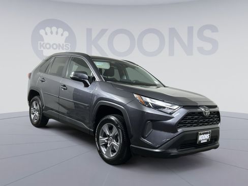 Used 2022 Toyota RAV4 XLE image 10