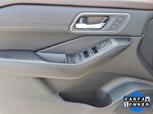 Used 2021 Nissan Rogue SL image 12