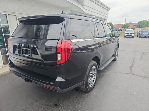 Used 2025 Ford Expedition Active AWD/4WD image 4