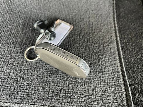 Used 2024 Kia Sorento S image 22