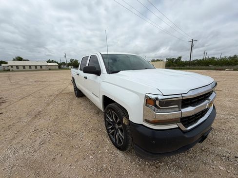 Used 2018 Chevrolet Silverado 1500 W/T w/ WT Convenience Package RWD image 3