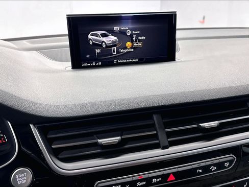 Used 2017 Audi Q7 3.0T Prestige AWD/4WD image 9